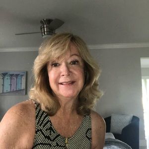 Meet your Posher, Debbie